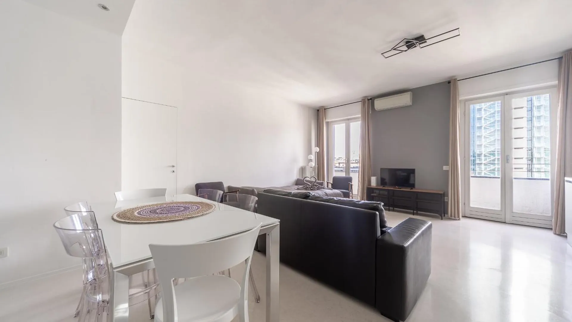 La Vista Sulla Citta - 8Vo Piano Attico Mozzafiato Apartment Milan Italy