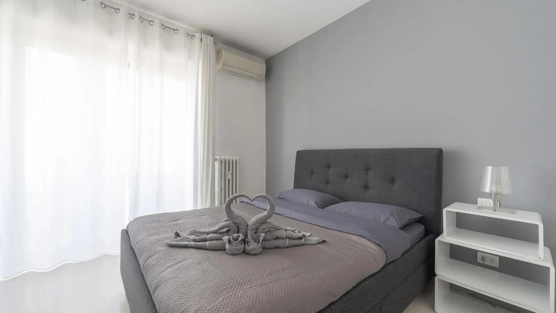 La Vista Sulla Citta - 8Vo Piano Attico Mozzafiato Apartment Milan Italy
