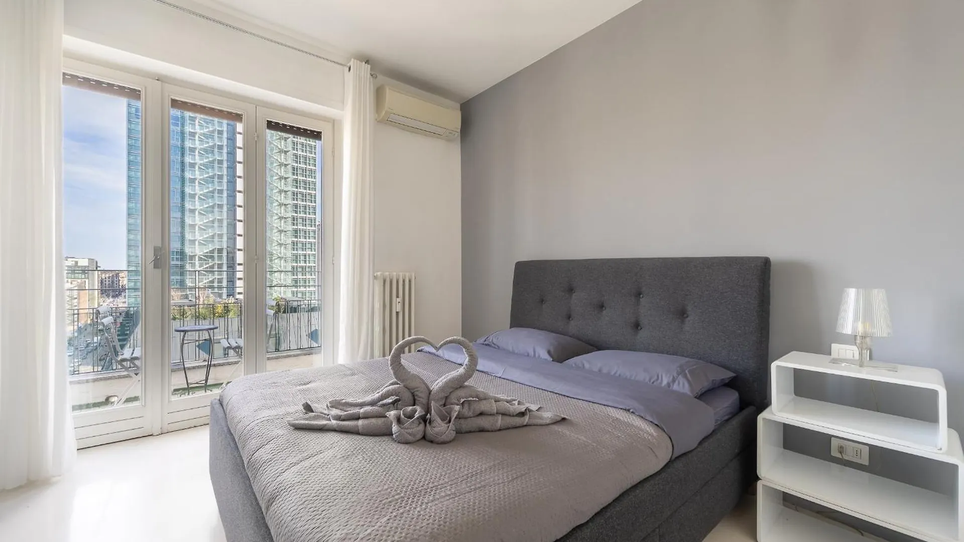La Vista Sulla Citta - 8Vo Piano Attico Mozzafiato Apartment Milan